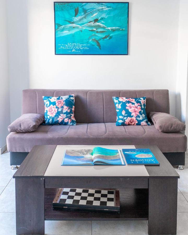 Friendly & Comfy Apartment Ierapetra  Bagian luar foto