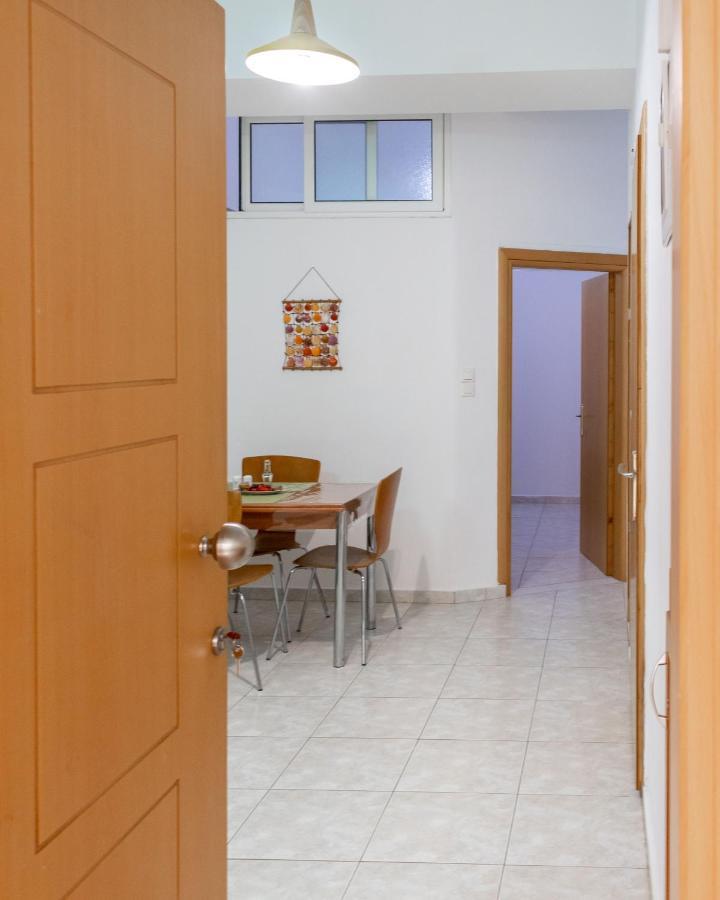 Friendly & Comfy Apartment Ierapetra  Bagian luar foto